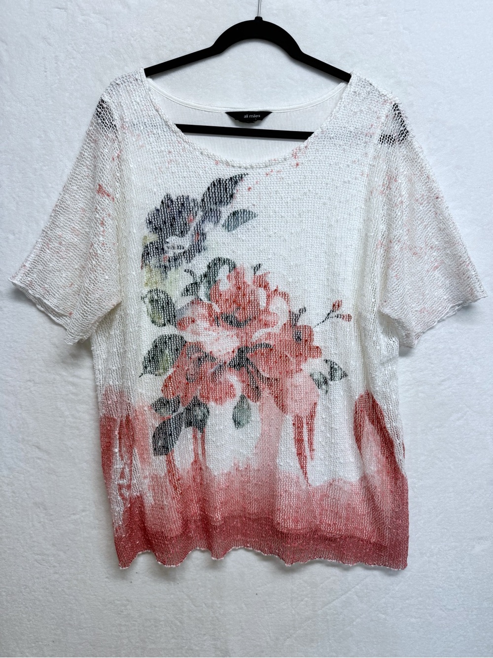 Ali Miles Womens M/L Floral Ombre Knit Tunic Top Short Sleeve Red White Shell